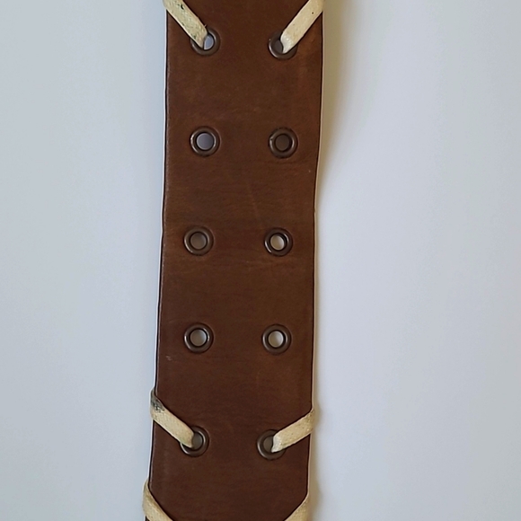 Alexander McQueen eyelet-detail leather belt - Picture 6 of 7